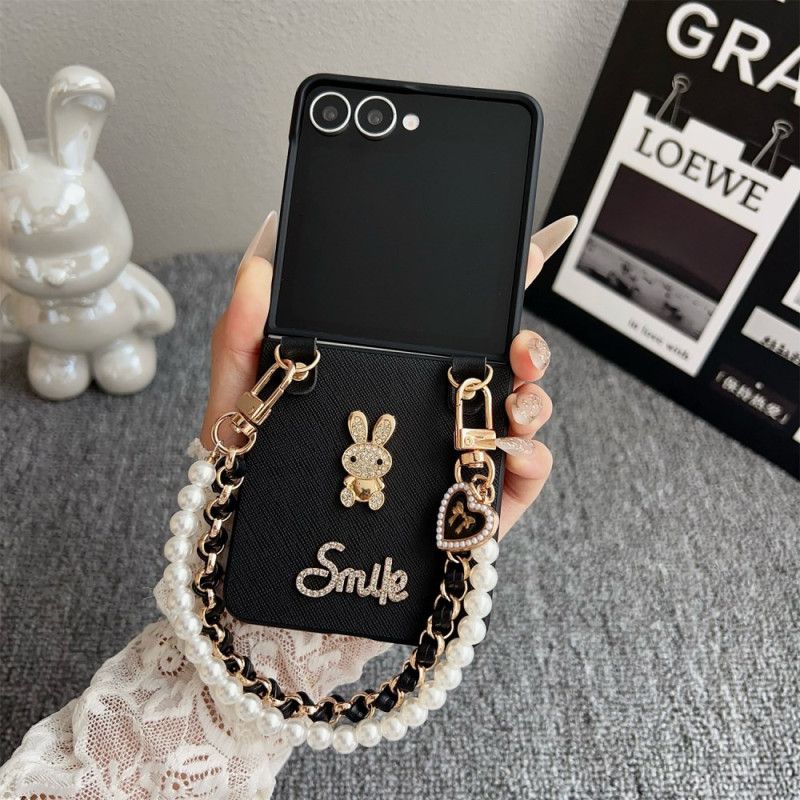 Etui Samsung Galaxy Z Flip 7 Uśmiechnięty Króliczek Z Bransoletką Etui Ochronne