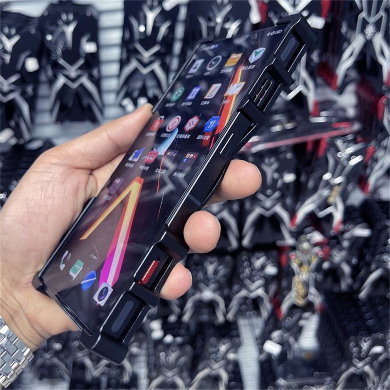 Futerały Xiaomi 17 Pro Max Etui Na Telefon Podpórka I Magnetyczny Pasek Na Nadgarstek